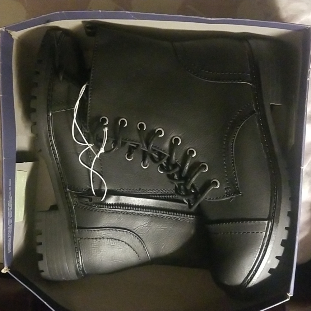 Combat boots New!!!